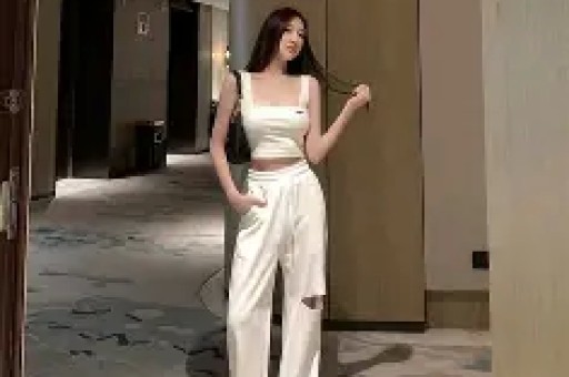 “东北雨姐”卖假货被罚165万从亲民网红到卖假毒粉信任崩塌 “东北雨姐”卖假货被罚165万从亲民网红到卖假毒粉信任崩塌