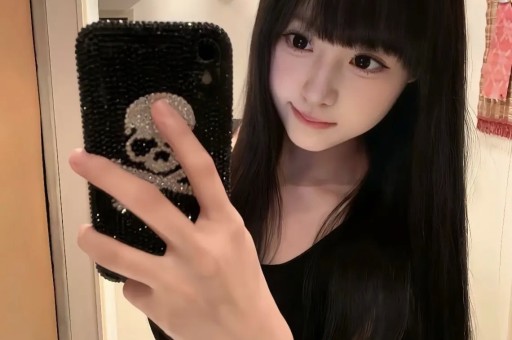 陪睡陪玩已过时!又一女星自曝潜规则当众被强吻、伸手进裤子 陪睡陪玩已过时!又一女星自曝潜规则当众被强吻、伸手进裤子
